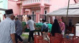 Foto : almarhum Ferry ketua KPPS kelurahan Baturaja Permai yang akan di makamkan oleh keluarganya 