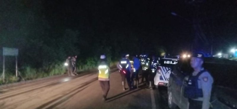 Foto : razia gabungan yang di lakukan oleh anggota polres OKU dan OKU Timur di perbatasan dua kabupaten 