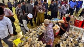 Foto : Suasana Berbùka Puasa di Masjid Gedhe Kauman Yogyakarta 