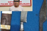 Foto : seorang pria diamankan karena kedapatan membawa senjata tajam 