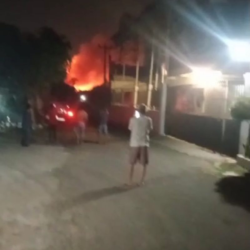 Foto : suasana lingkungan warga detik-detik terjadi kebakaran di Gudang Munisi, 