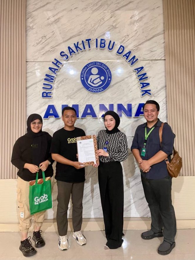 Foto: Pose bersama manajemen Grab Baturaja dengan RSIA Amanna Baturaja usai penandatanganan MOU 