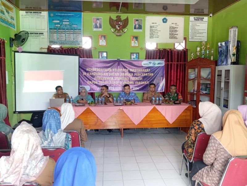 Foto : BKKBN provinsi Sumsel dan OKU memberikan edukasi kepada kader KB di desa Batumarta I