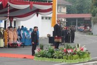 Foto : PJ Bupati OKU H Teddy Meilwansyah menjadi inspektur upacara peringatan hari lahir Pancasila di halaman kantor Pemkab OKU 