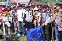 Foto : Kapolres OKU Selatan lepas ratusan Crosser dalam even JABE 3 di pulau Beringin OKU Selatan