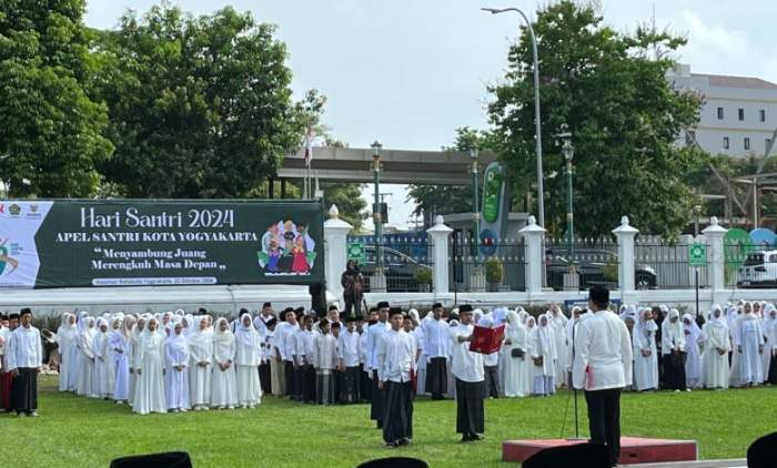 Foto Wawan-Peristiwaterkini; Apel Akbar Peringatan Hari Santri 2024 di Halaman Balaikota Yogyakarta, Selasa (22/10/2024)