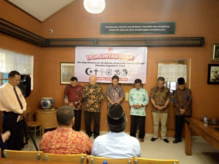 Foto Wawan-Peristiwaterkini; Doa Lintas Iman di prakarsai Partai Solidaritas Indonesia (PSI) mendoakan Afnan-Singgih menjadi Kepala Pelayan Masyarakat Kota Yogyakarta