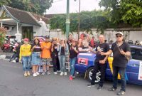 Foto Wawan-Peristiwaterkini; Relawan Bolo Soerjoguritnan Berbagi Bubur Kacang Hijau Ucapan Terimakasih di Alun-alun Kidul Yogyakarta