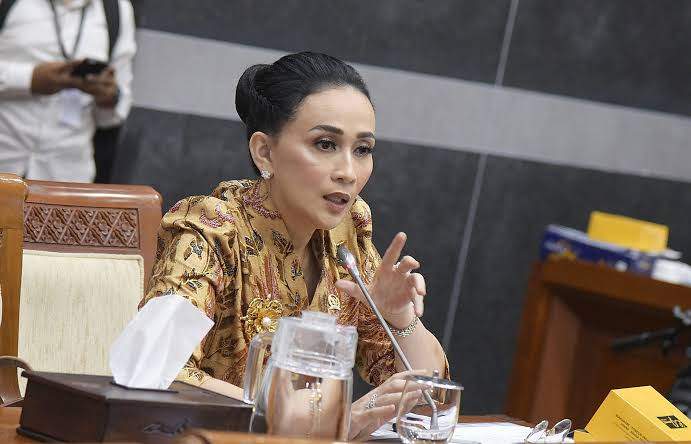 Foto: Anggota Komisi I DPR RI Amelia Anggraini mendesak evaluasi menyeluruh atas penggunaan senjata api di lingkungan TNI, terutama dalam tugas ajudan pejabat.