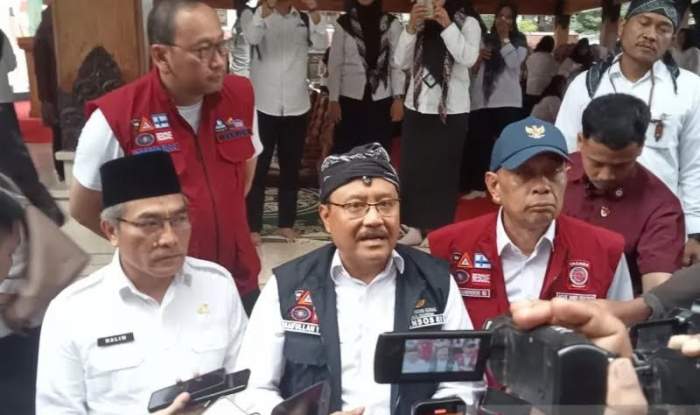 Menteri Sosial (Mensos) foto : Saifullah Yusuf saat melakukan kunjungan di Kabupaten Bantul, Jumat (17/1/2025) sore.