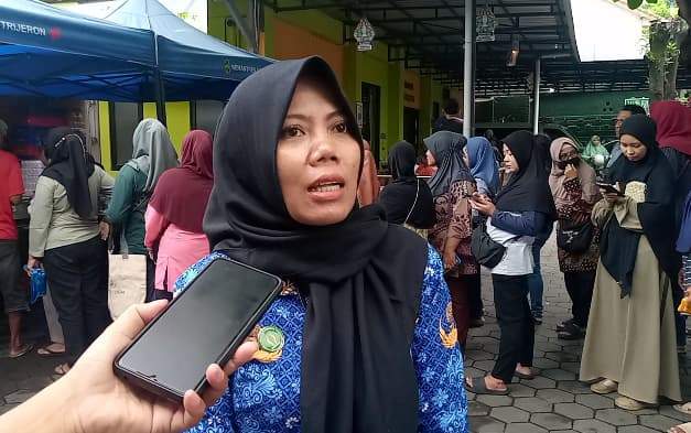 Foto Wawan-Peristiwaterkini; Kabid Ketersediaan Pengawasan dan Pengendalian Perdagangan (KP3) Dinas Perdagangan Kota Yogyakarta Sri Riswanti, S.E., saat di wawancarai