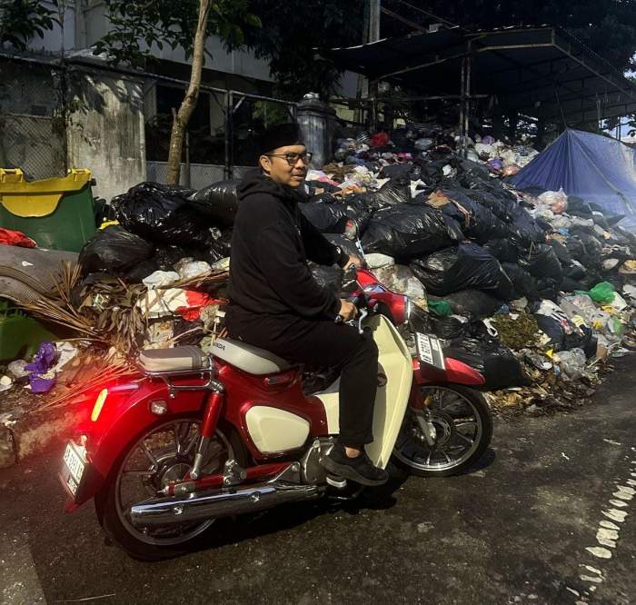 Foto: Wali Kota Yogyakarta Hasto Wardoyo melakukan sidak  sampah di seputaran Kota Yogyakarta, Senin (24/02/2025) malam