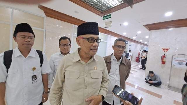 foto : Ketua BP Haji, Irfan Yusuf, usai mengikuti rapat dengan Komisi VIII DPR RI, di Komplek MPR/DPR RI