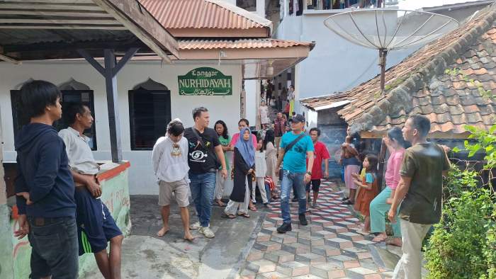 foto : pengerebekan di gang durian Baturaja