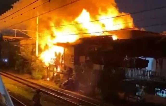 foto : kebakaran di grogol