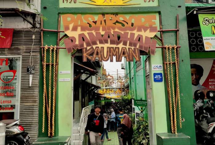 Foto Wawan-Peristiwaterkini ; Pasar Sore Ramadan Kauman, sejak resmi berdiri pada 22 Januari 1996 (1 Ramadan 1416 H), pasar ini menjadi agenda tahunan yang selalu dinantikan masyarakat.