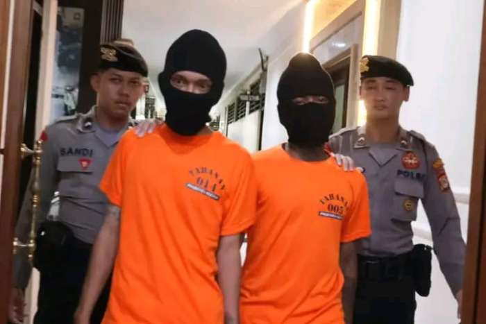 Foto : dua orang residivis berinisial BG (30) dan SP (26) pelaku pembacokan dan perampasan handphone milik seorang pemuda berinisial LK (24) asal Semanu, Gunungkidul di bekuk aparat kepolisian