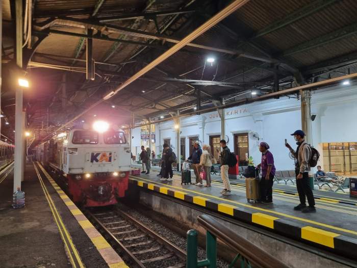 foto : suasana di setasiun