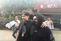 foto: oknum guru ditangkap polisi 