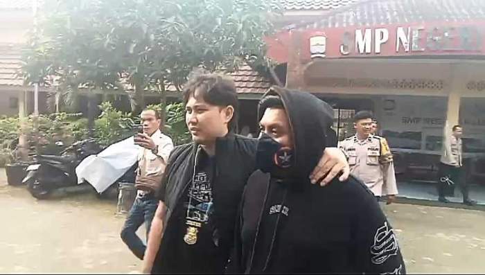 foto: oknum guru ditangkap polisi 
