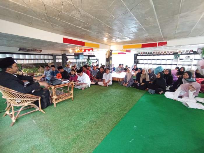 foto : buka bersama dan kajian di Bescam Kingstone Yayasan Insaanul Hadi