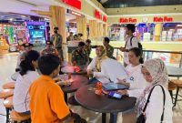 foto : tim gabungan melaksanakan pemantauan langsung ke sejumlah tempat hiburan seperti usaha karaoke dan arena permainan