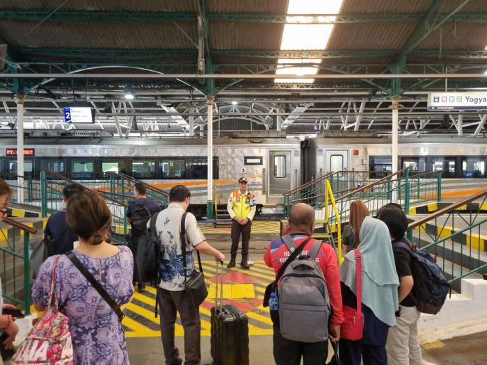 Foto ; Suasana Stasiun Tugu Yogyakarta menjelang Arus Mudik Lebaran 2025