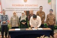 Foto : Penandatanganan kesepakatan bersama mengatasi masalah Stunting di DIY (Wawan)