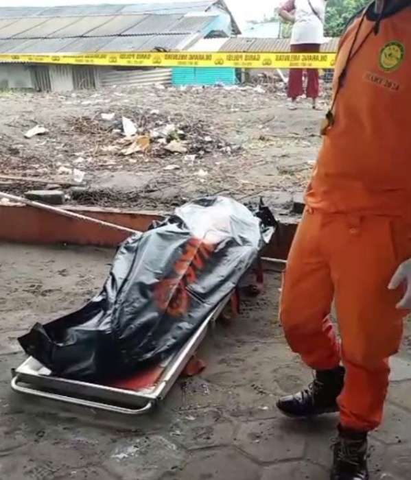 Foto Wawan-Peristiwaterkini; Pujo (35), warga Sirukem, Kalibening, Banjarnegara, Jawa Tengah Korban Laka Laut Pantai Parangtritis berhasil ditemukan Tim SAR Gabungan, Seni (14/4/2025) pagi.