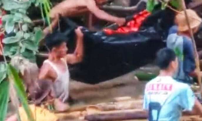 foto: bocah hanyut ditemukan setelah empat hari pencarian oleh tim SAR