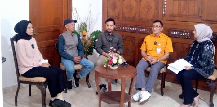 foto: Ketua Komisi C DPRD DIY, Nur Subiantoro S.I.Kom saat podcast di Joglo Resto Njeron Beteng, Rabu (21/05/2025)