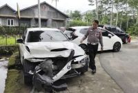 foto: mobil BMW yang di kendarai oleh mahasiswa dari Fakultas Ekonomika dan Bisnis UGM rusak parah