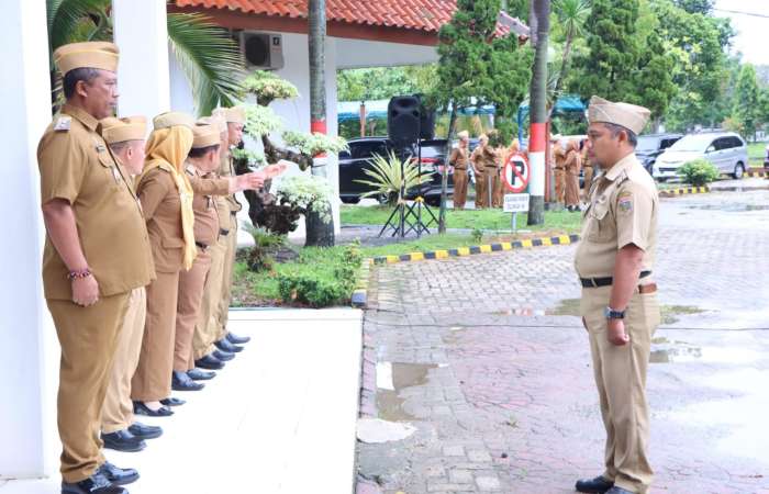 foto: suasana apel senin pagi di halaman pemda lampung tengah
