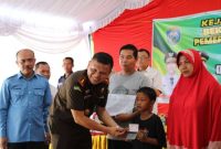 foto: kejari oku serahkan dokumen