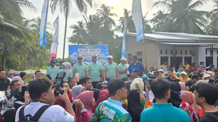 foto: pemerintahan dan masyarakat memadati lokasi dalam rangka memperingati Hari Lingkungan Hidup Sedunia 2025