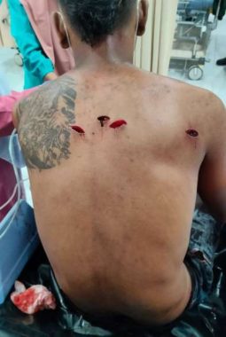 ‎Pedagang Ditusuk 7 Kali, Cemburu Buta Picu Aksi Brutal!