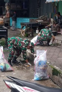 Koramil Kretek Gerakkan Aksi Bersih Pasar, Warga Diajak Peduli Lingkungan ‎