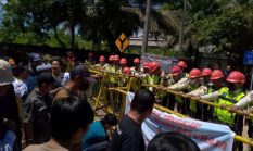 Debu, Jalan Rusak dan Janji Palsu, Warga Ring 1 Geruduk PTSB