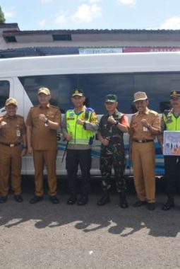 Dandim Wonosobo Tinjau Pos Nataru, Warga Diimbau Rayakan Waspada